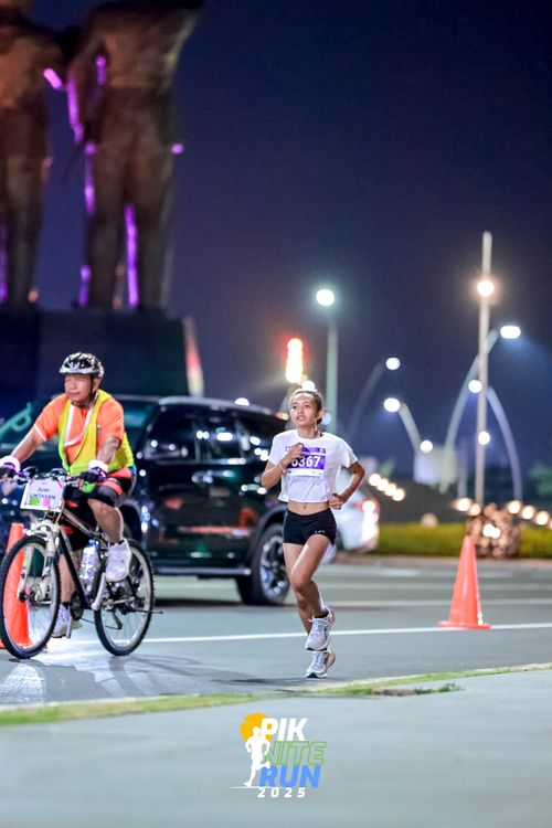 Race photo from PIK NITE RUN 2025