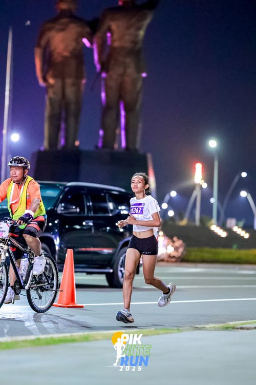 Race photo from PIK NITE RUN 2025