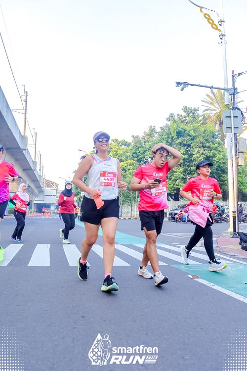 Race photo from Smartfren Run 2025 