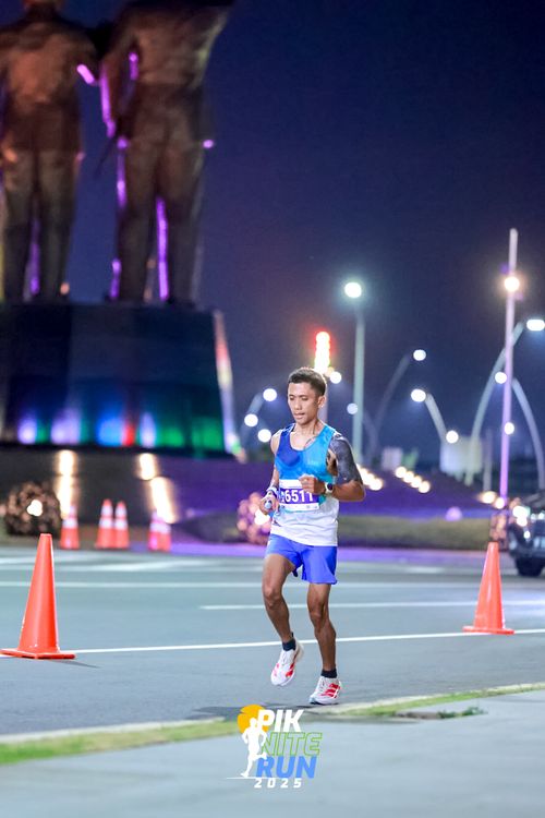 Race photo from PIK NITE RUN 2025