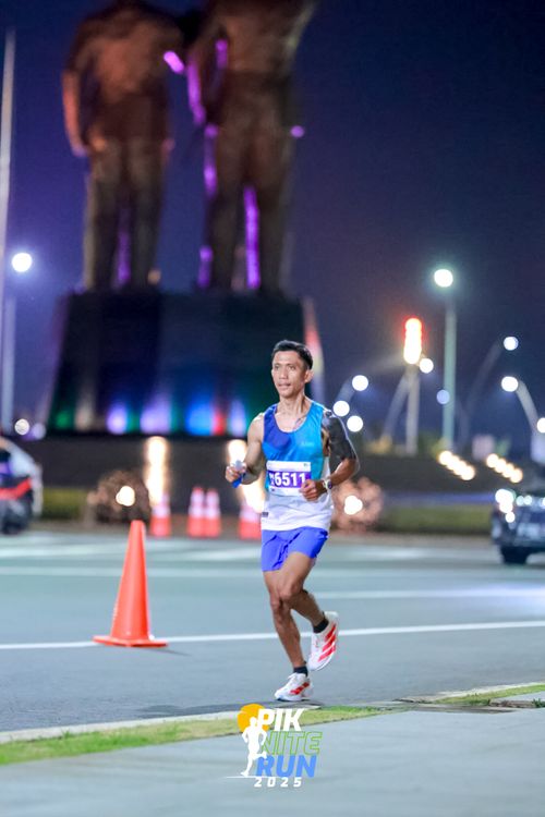 Race photo from PIK NITE RUN 2025