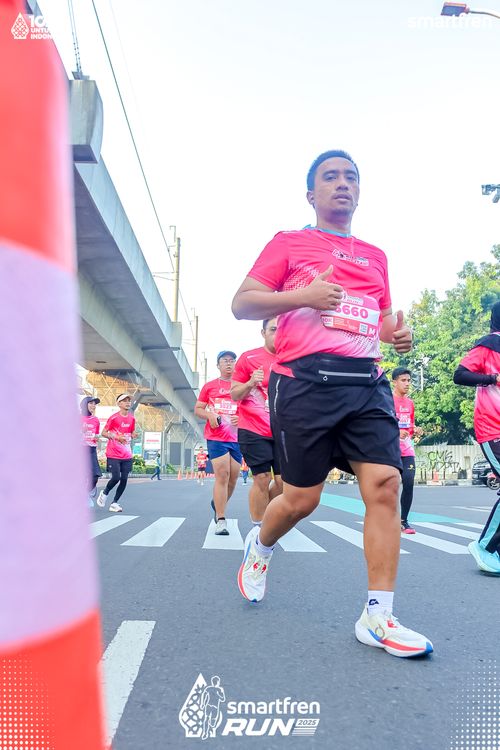 Race photo from Smartfren Run 2025 