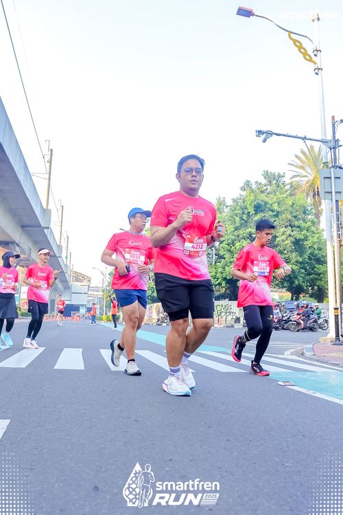 Race photo from Smartfren Run 2025 