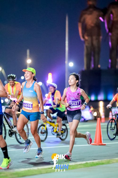Race photo from PIK NITE RUN 2025