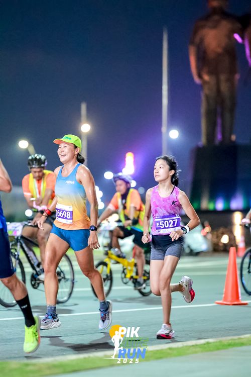 Race photo from PIK NITE RUN 2025