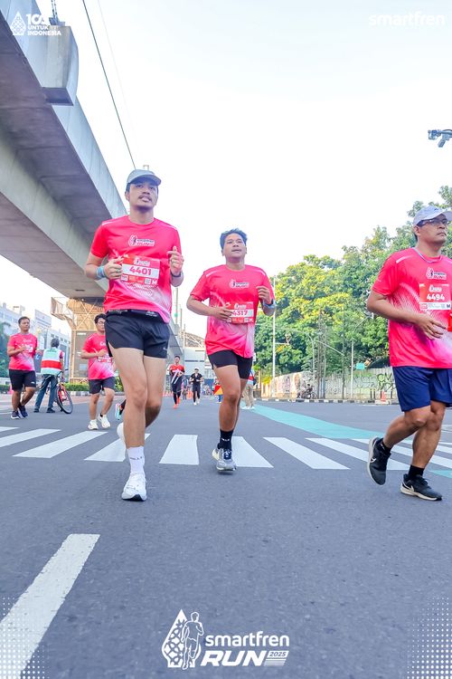 Race photo from Smartfren Run 2025 
