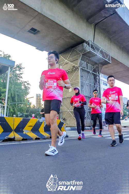 Race photo from Smartfren Run 2025 