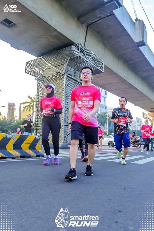 Race photo from Smartfren Run 2025 