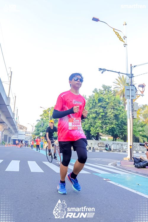 Race photo from Smartfren Run 2025 