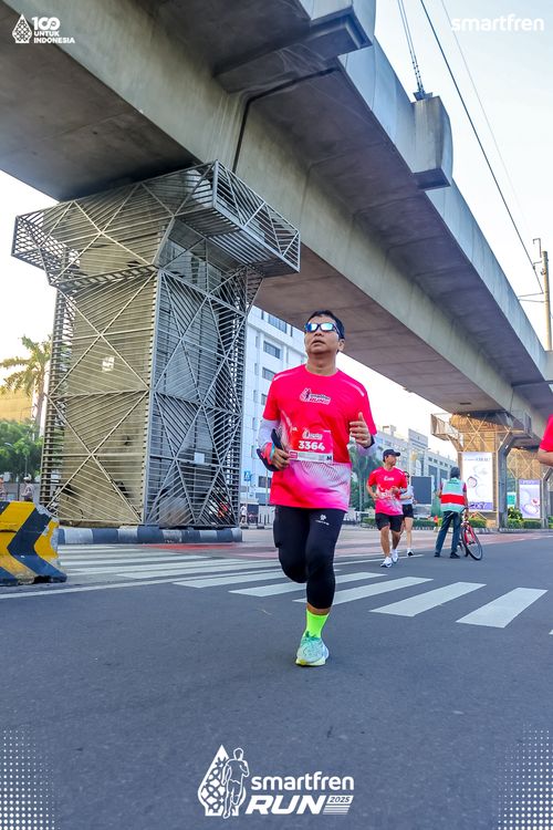 Race photo from Smartfren Run 2025 