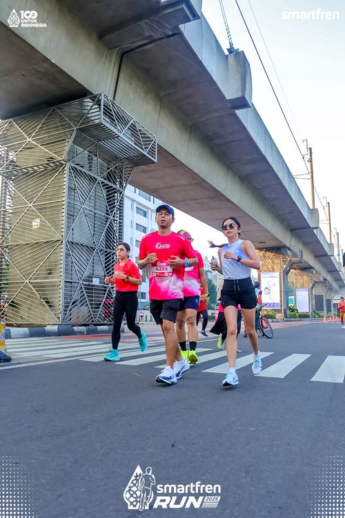 Race photo from Smartfren Run 2025 