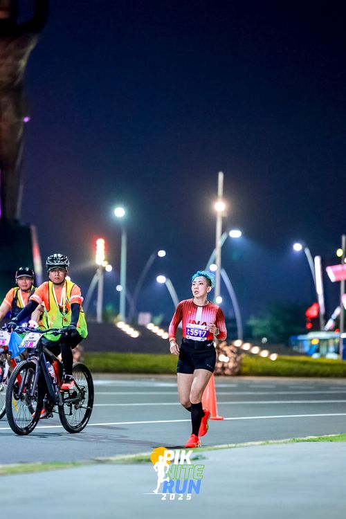 Race photo from PIK NITE RUN 2025