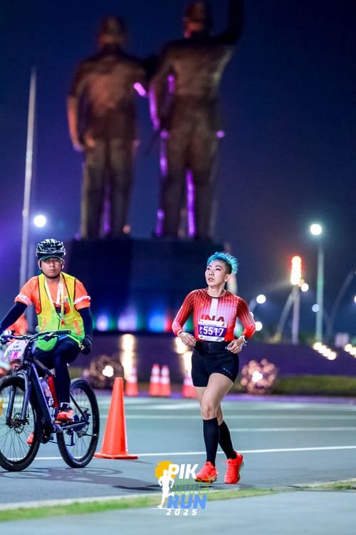 Race photo from PIK NITE RUN 2025