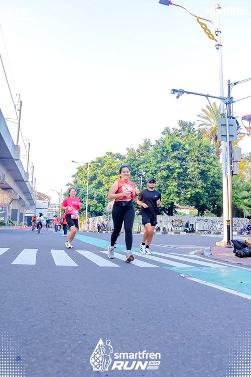 Race photo from Smartfren Run 2025 