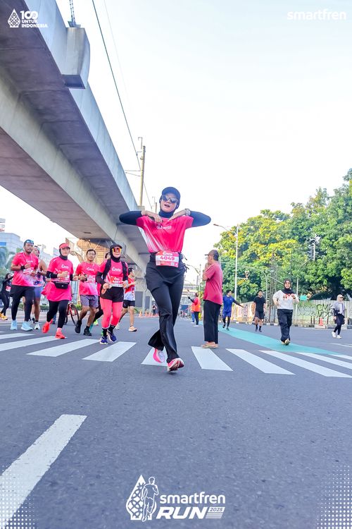 Race photo from Smartfren Run 2025 