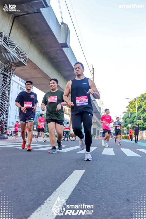 Race photo from Smartfren Run 2025 