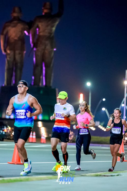 Race photo from PIK NITE RUN 2025