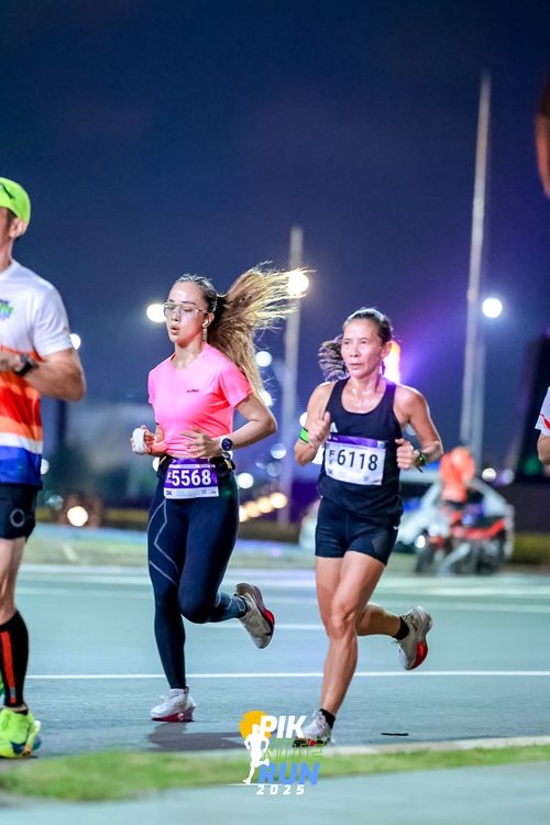 Race photo from PIK NITE RUN 2025