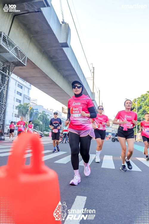 Race photo from Smartfren Run 2025 