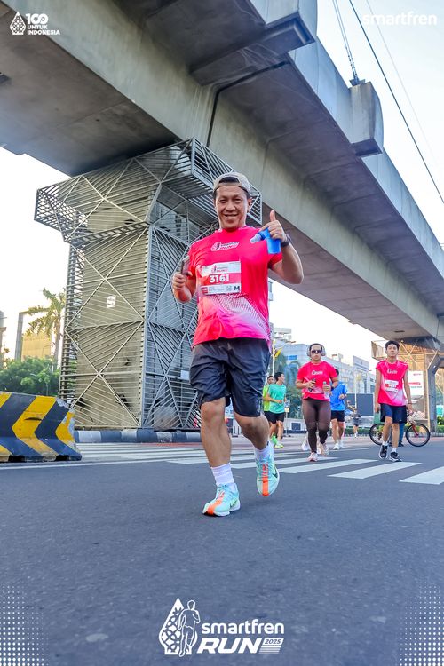 Race photo from Smartfren Run 2025 