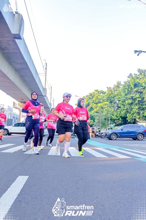 Race photo from Smartfren Run 2025 