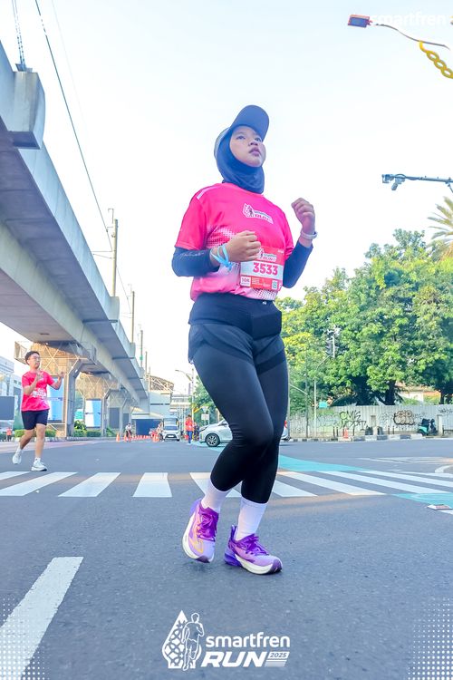 Race photo from Smartfren Run 2025 