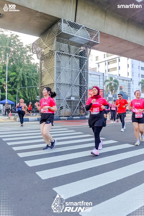 Race photo from Smartfren Run 2025 