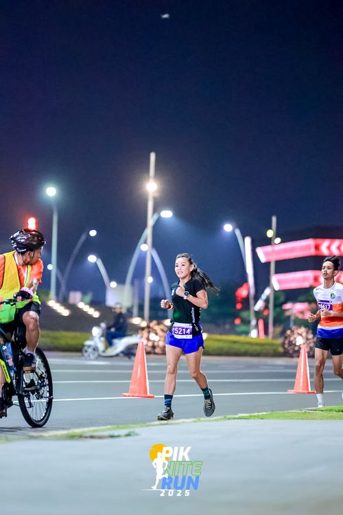 Race photo from PIK NITE RUN 2025