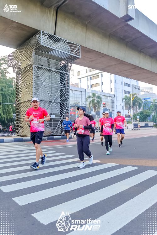 Race photo from Smartfren Run 2025 
