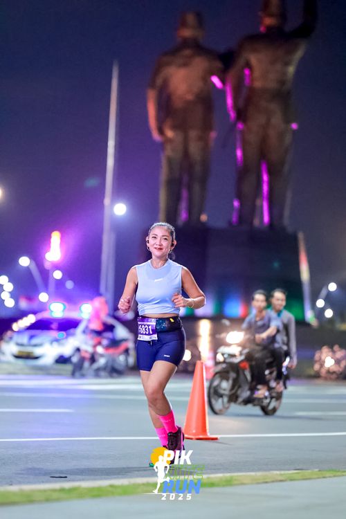 Race photo from PIK NITE RUN 2025