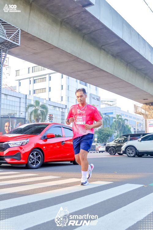 Race photo from Smartfren Run 2025 