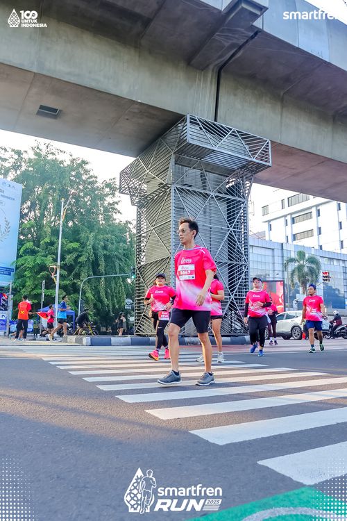 Race photo from Smartfren Run 2025 