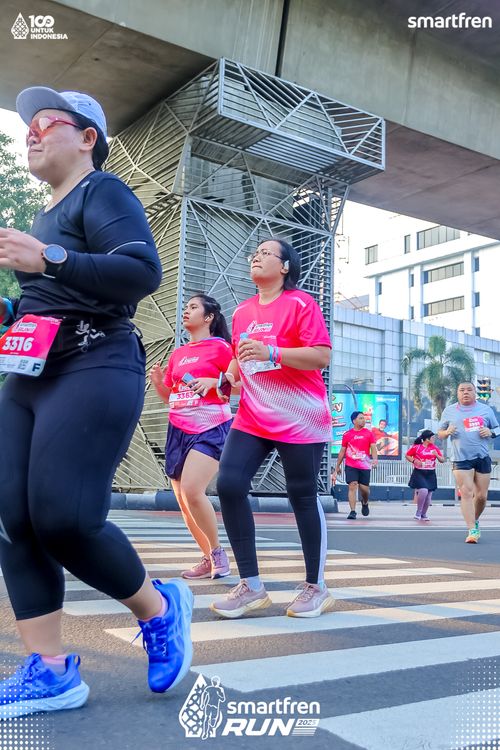 Race photo from Smartfren Run 2025 