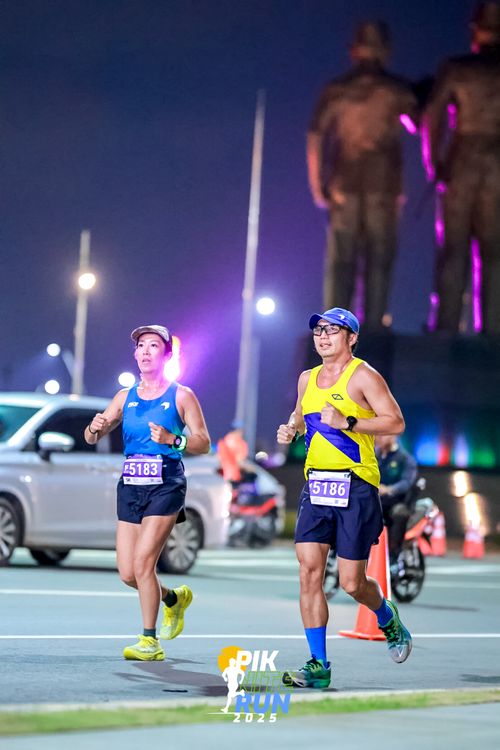 Race photo from PIK NITE RUN 2025