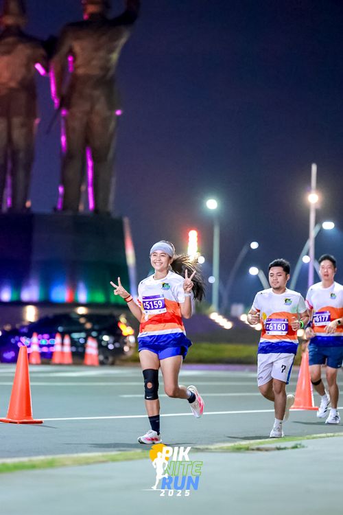 Race photo from PIK NITE RUN 2025