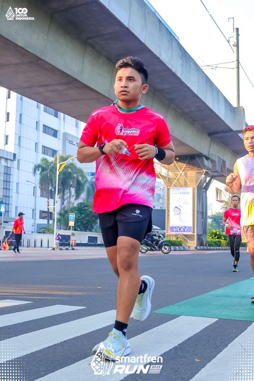 Race photo from Smartfren Run 2025 