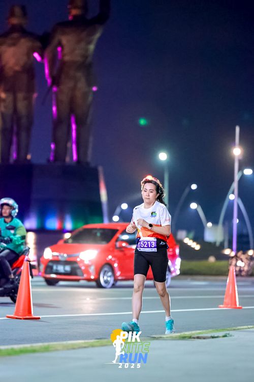Race photo from PIK NITE RUN 2025