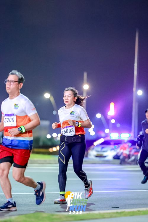 Race photo from PIK NITE RUN 2025