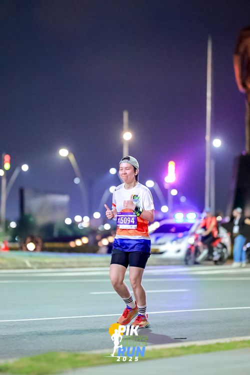 Race photo from PIK NITE RUN 2025