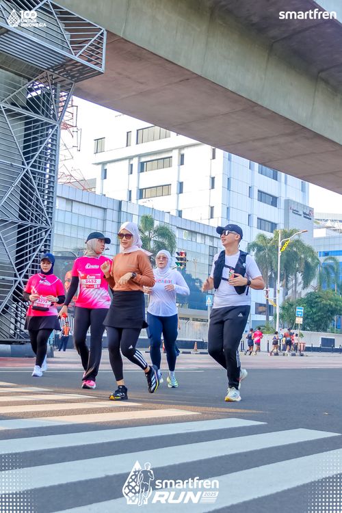 Race photo from Smartfren Run 2025 