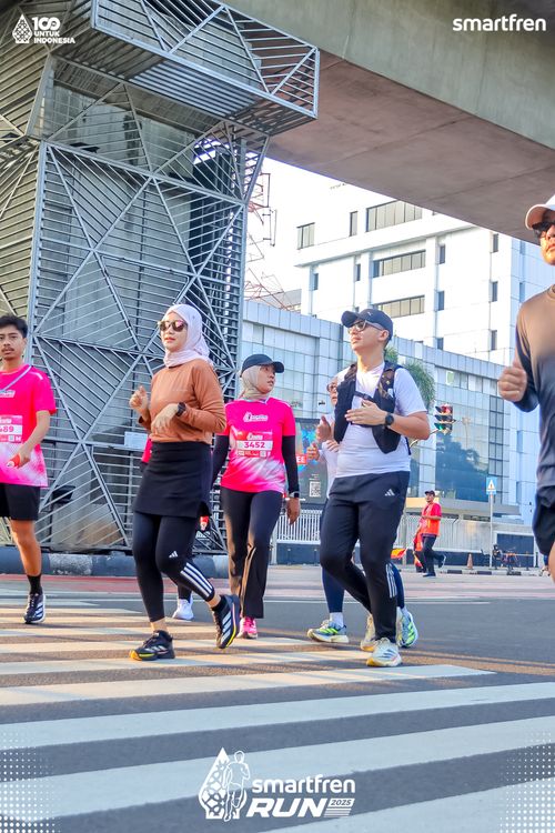 Race photo from Smartfren Run 2025 