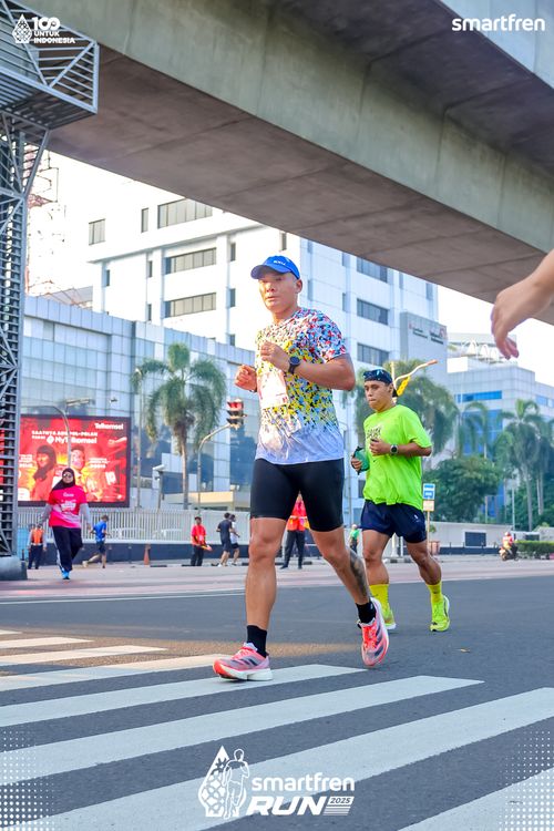 Race photo from Smartfren Run 2025 
