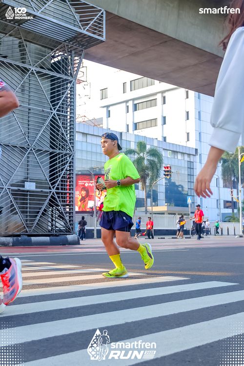 Race photo from Smartfren Run 2025 