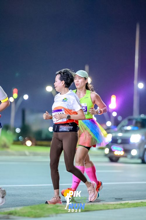 Race photo from PIK NITE RUN 2025