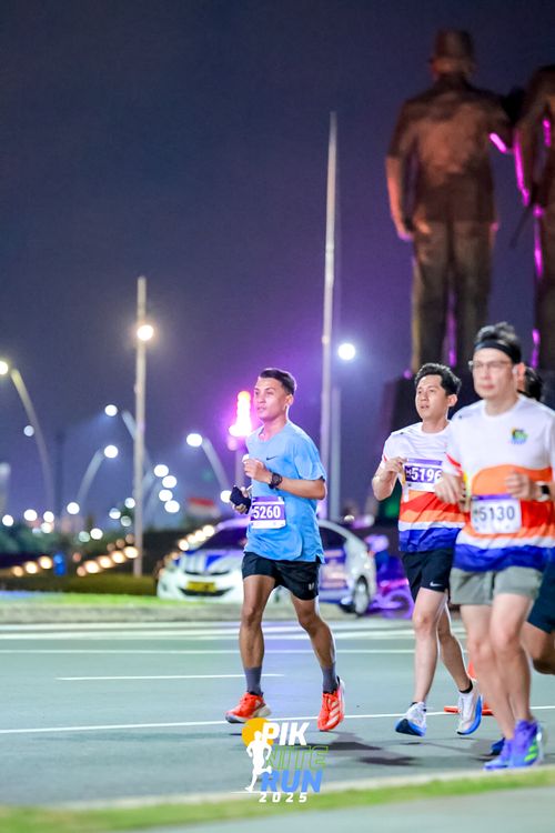 Race photo from PIK NITE RUN 2025