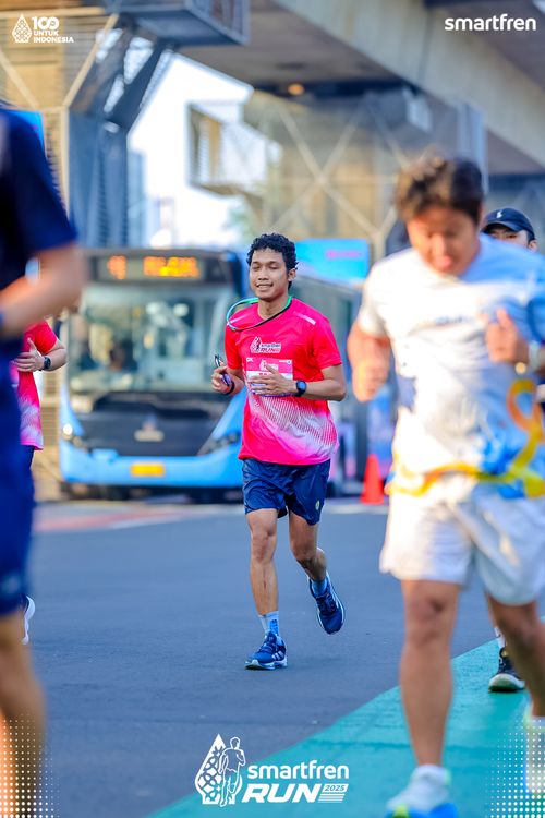 Race photo from Smartfren Run 2025 