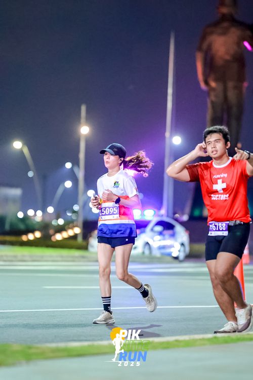 Race photo from PIK NITE RUN 2025