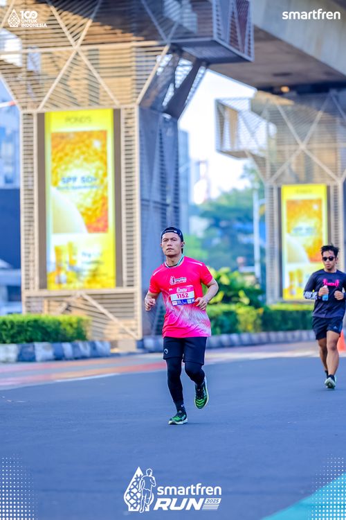 Race photo from Smartfren Run 2025 