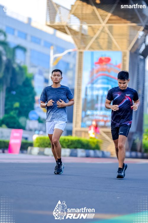Race photo from Smartfren Run 2025 