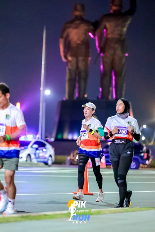 Race photo from PIK NITE RUN 2025